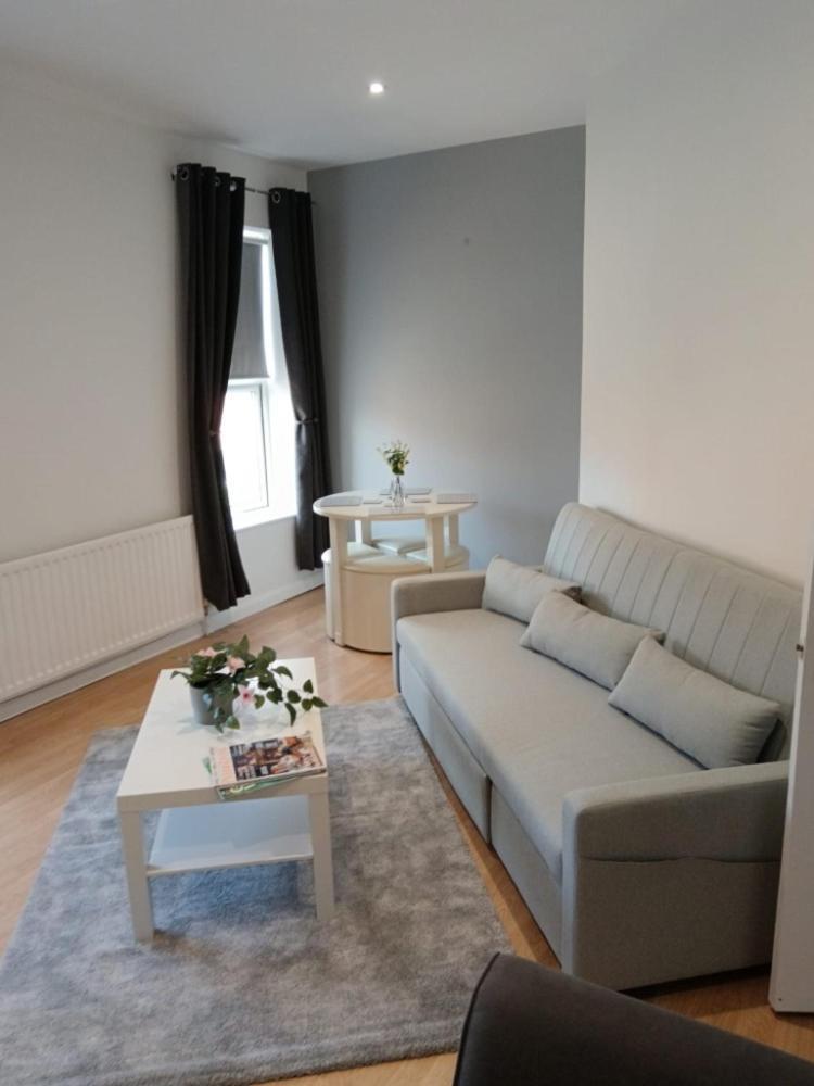 Welcome To This Flat Kettering Esterno foto